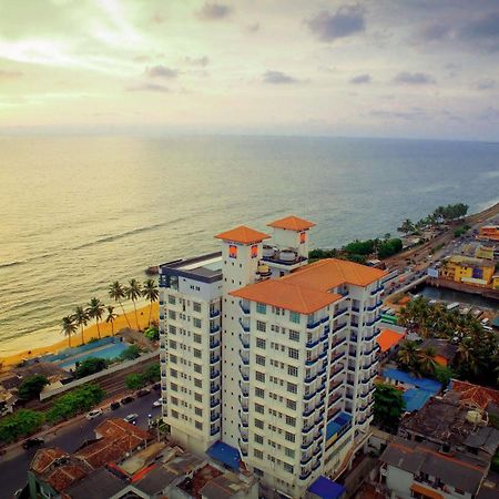 קולומבו Global Towers Hotel & Apartments מראה חיצוני תמונה