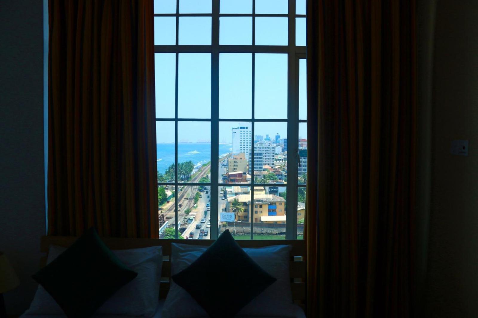 קולומבו Global Towers Hotel & Apartments מראה חיצוני תמונה