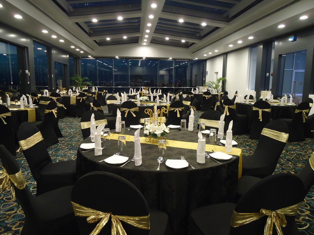 קולומבו Global Towers Hotel & Apartments מראה חיצוני תמונה