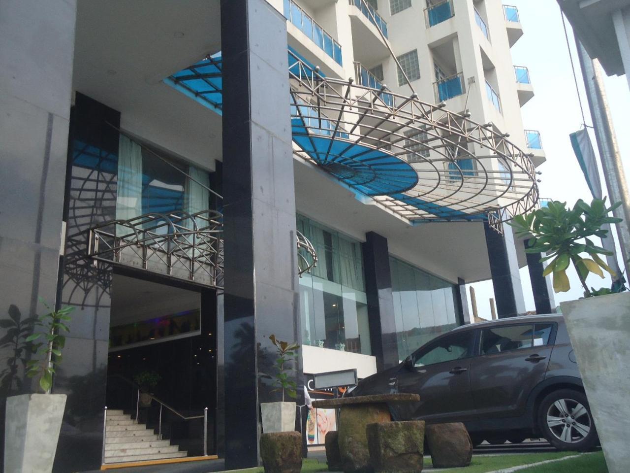 קולומבו Global Towers Hotel & Apartments מראה חיצוני תמונה