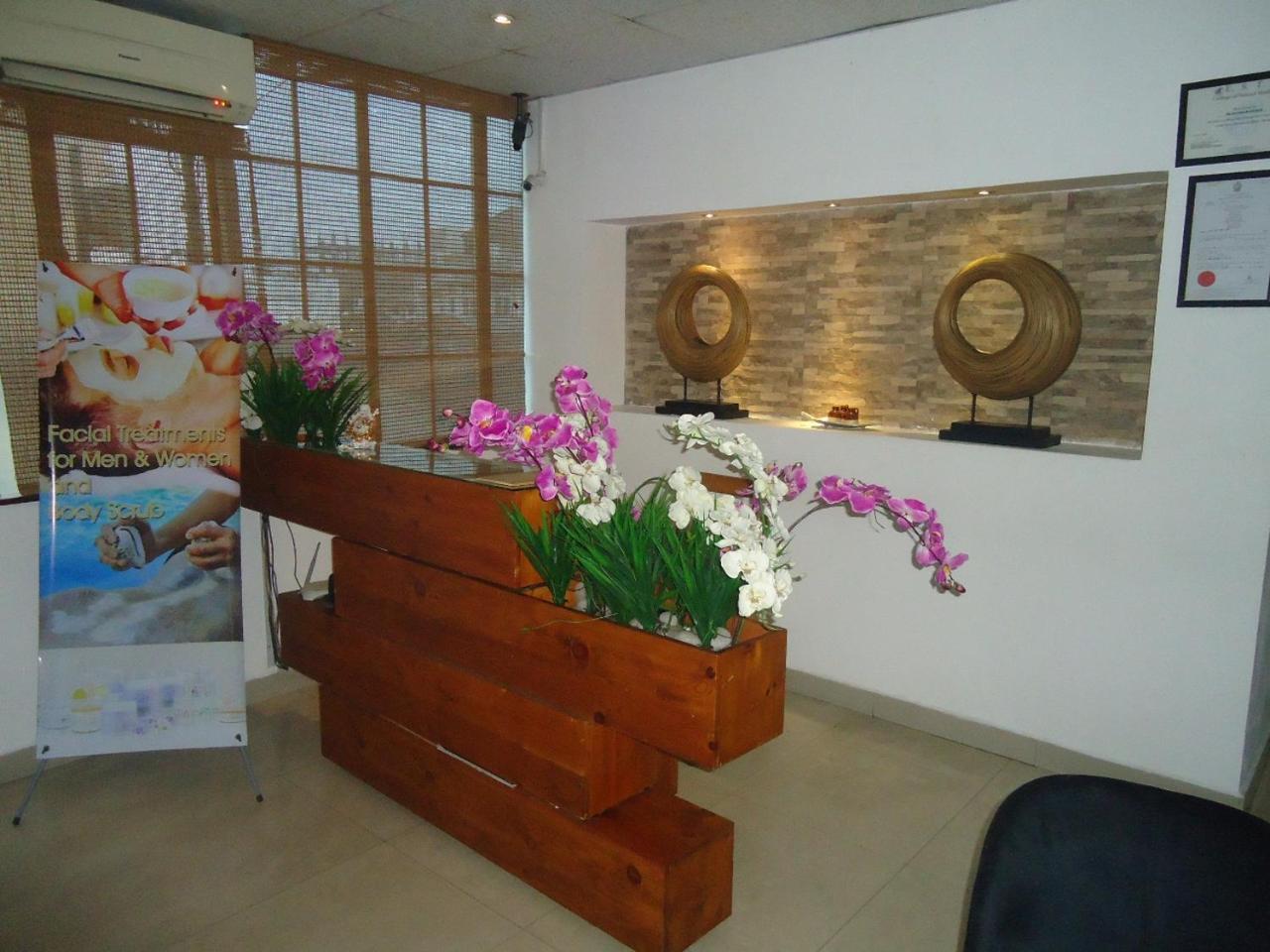 קולומבו Global Towers Hotel & Apartments מראה חיצוני תמונה