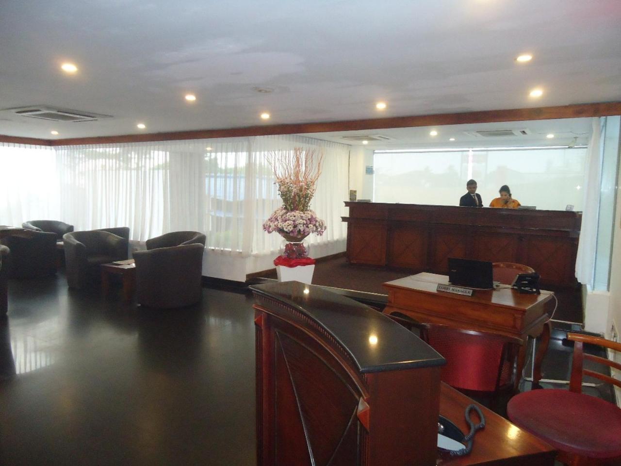 קולומבו Global Towers Hotel & Apartments מראה חיצוני תמונה