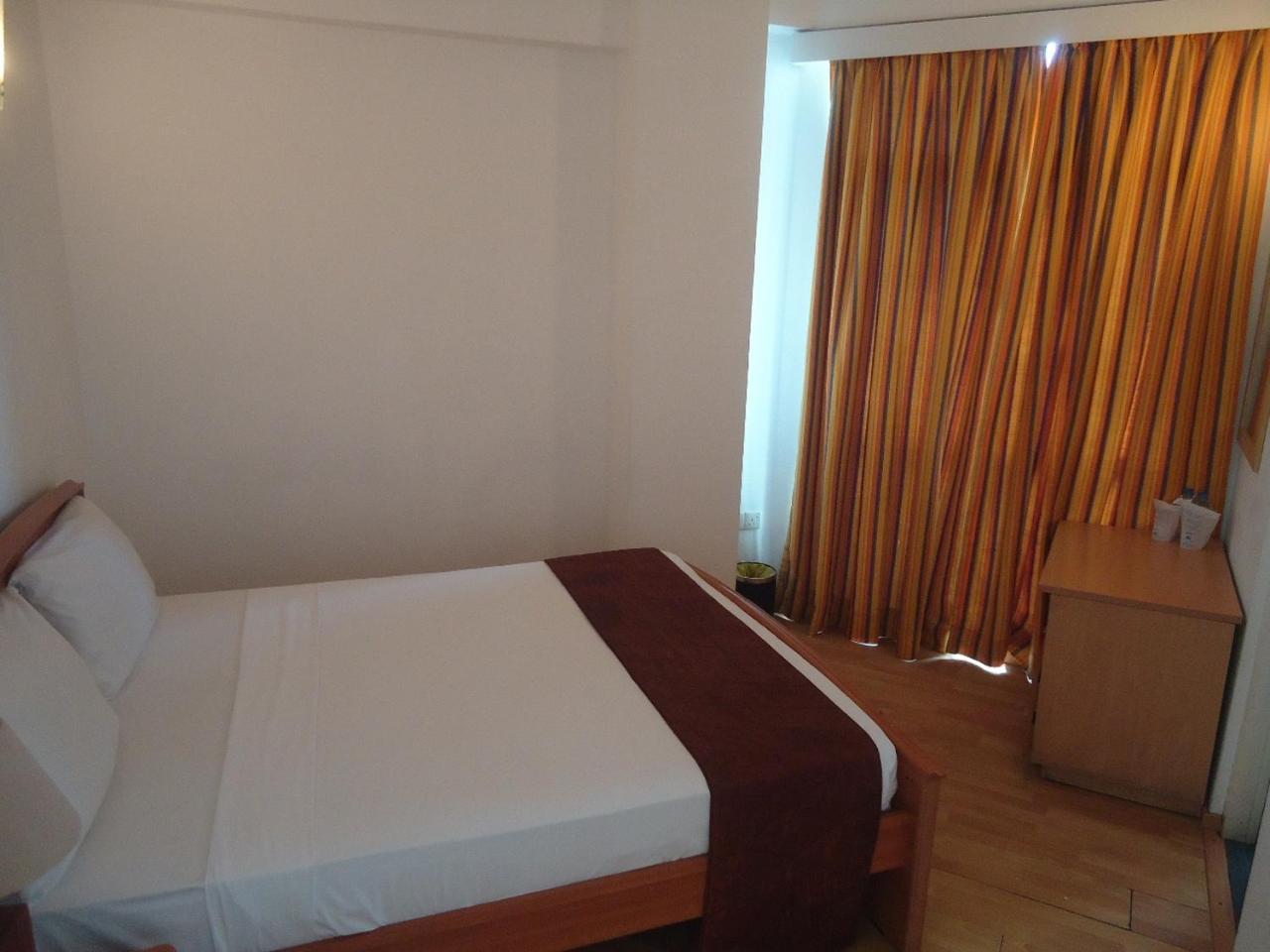 קולומבו Global Towers Hotel & Apartments מראה חיצוני תמונה